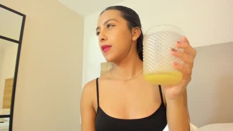 emmaespencer  online show from 05/14/26, 11:33