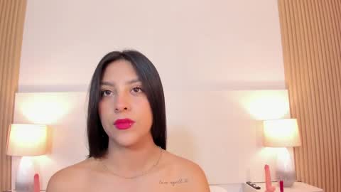 emmaespencer  online show from 05/25/26, 11:27