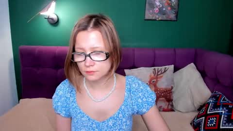 Snapshot of emmaethereal chatting on 05/05/26, 01:35 Emma 3 online show from 05/05/26, 01:35