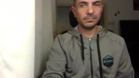 Snapshot of emmagold123 chatting on 12/21/24, 03:20 Ariel online show from 12/21/24, 03:20