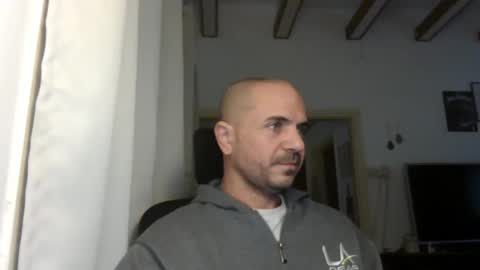 Ariel online show from 12/28/24, 07:55