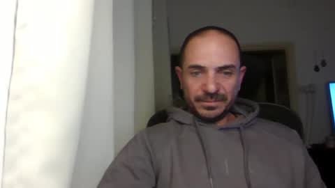 Ariel online show from 02/04/25, 08:28