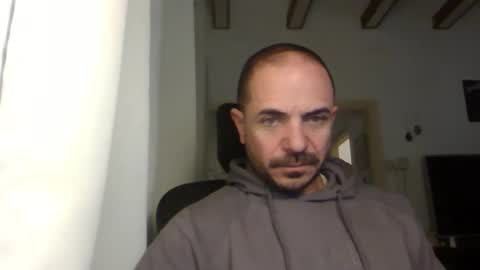 Snapshot of emmagold123 chatting on 02/07/25, 05:10 Ariel online show from 02/07/25, 05:10