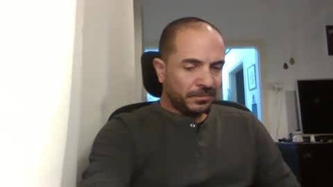 Snapshot of emmagold123 chatting on 02/07/25, 05:51 Ariel online show from 02/07/25, 05:51