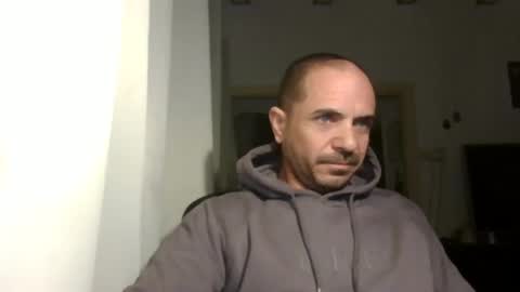 Ariel online show from 02/09/25, 02:49