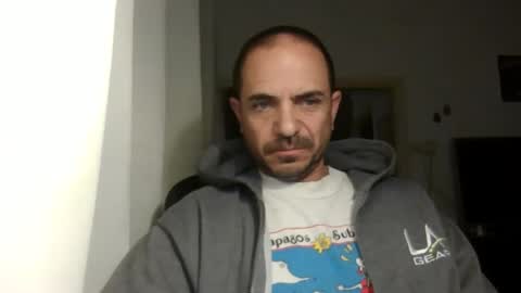 Snapshot of emmagold123 chatting on 03/12/25, 03:24 Ariel online show from 03/12/25, 03:24