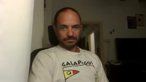 Snapshot of emmagold123 chatting on 10/12/25, 03:27 Ariel online show from 10/12/25, 03:27