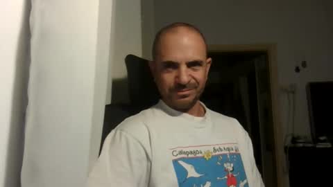 Snapshot of emmagold123 chatting on 11/01/25, 11:51 Ariel online show from 11/01/25, 11:51