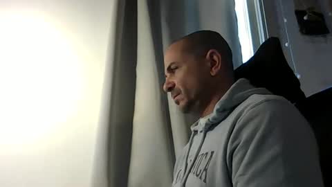 Snapshot of emmagold123 chatting on 11/18/25, 05:01 Ariel online show from 11/18/25, 05:01