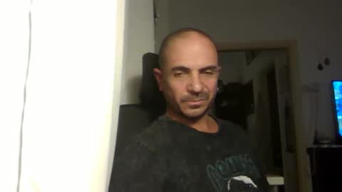 Ariel online show from 11/30/25, 10:03