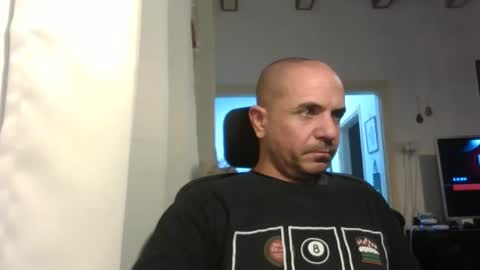 Snapshot of emmagold123 chatting on 12/14/25, 09:08 Ariel online show from 12/14/25, 09:08