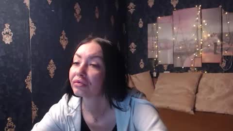 EmmaGoldX online show from 11/17/25, 07:58