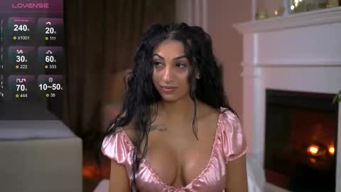 Snapshot of emmahale chatting on 10/22/25, 03:07 emmahale online show from 10/22/25, 03:07