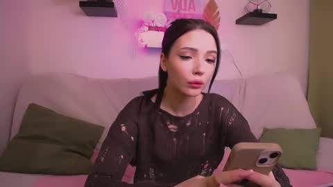 Emma online show from 01/31/25, 05:09