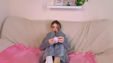 Emma online show from 10/10/25, 04:11