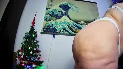 Snapshot of emmakros chatting on 12/20/24, 10:16 emmakros online show from 12/20/24, 10:16