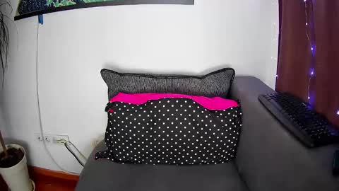 Snapshot of emmakros chatting on 02/08/25, 09:24 emmakros online show from 02/08/25, 09:24