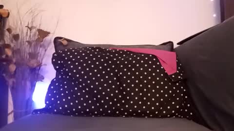 Snapshot of emmakros chatting on 10/20/25, 03:56 emmakros online show from 10/20/25, 03:56