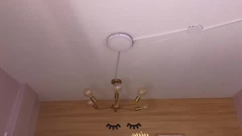 Snapshot of emmalee_a chatting on 12/20/24, 05:18 Emma online show from 12/20/24, 05:18