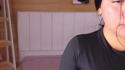 Snapshot of emmalee_a chatting on 12/21/24, 02:30 Emma online show from 12/21/24, 02:30