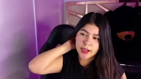 Snapshot of emmalee_a chatting on 01/07/25, 10:54 Emma online show from 01/07/25, 10:54