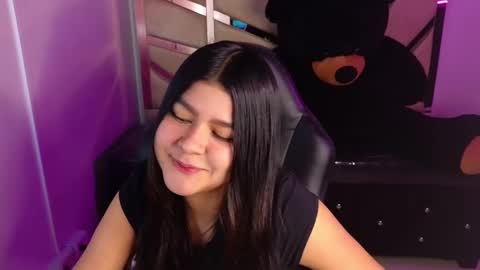 Snapshot of emmalee_a chatting on 01/07/25, 01:57 Emma online show from 01/07/25, 01:57