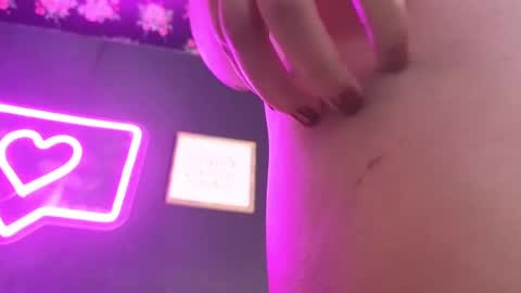 Snapshot of emmalee_a chatting on 01/14/25, 01:49 Emma online show from 01/14/25, 01:49