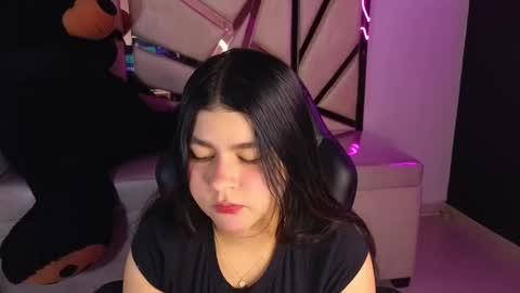 Snapshot of emmalee_a chatting on 01/26/25, 11:39 Emma online show from 01/26/25, 11:39