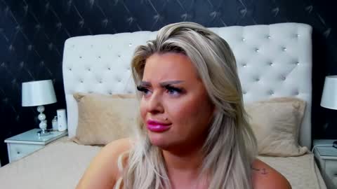 Emma Mavis online show from 01/28/25, 12:11