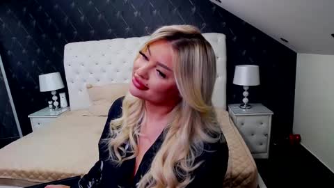 Emma Mavis online show from 02/24/25, 06:27