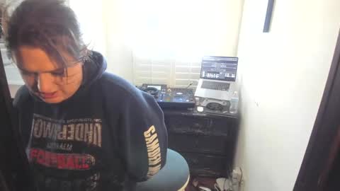 Snapshot of emmamiley89 chatting on 12/12/24, 07:04 Emma Miley online show from 12/12/24, 07:04