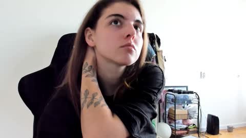 Emma online show from 09/15/25, 08:47