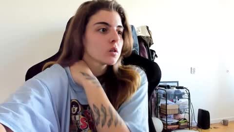 Emma online show from 09/27/25, 10:42