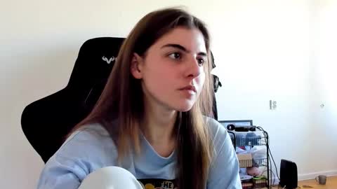 Emma online show from 10/01/25, 10:43