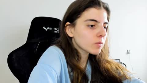 Snapshot of emmamon chatting on 12/15/25, 10:52 Emma online show from 12/15/25, 10:52