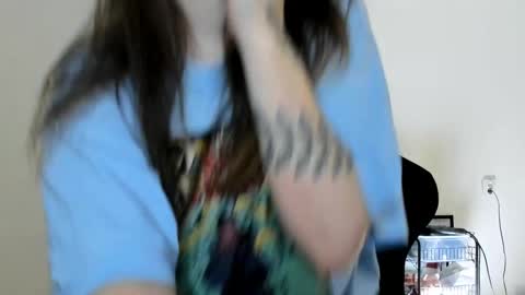 Snapshot of emmamon chatting on 01/14/26, 02:23 Emma online show from 01/14/26, 02:23