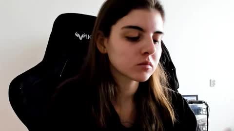 Snapshot of emmamon chatting on 02/10/26, 09:13 Emma online show from 02/10/26, 09:13