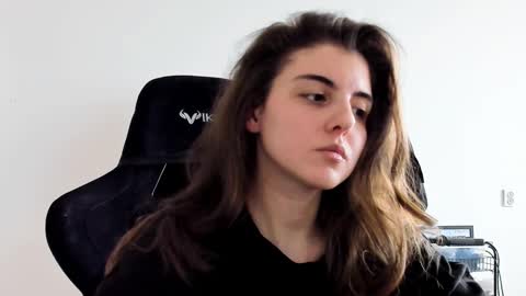 Snapshot of emmamon chatting on 02/11/26, 11:48 Emma online show from 02/11/26, 11:48