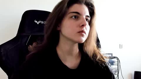 Snapshot of emmamon chatting on 02/13/26, 11:50 Emma online show from 02/13/26, 11:50