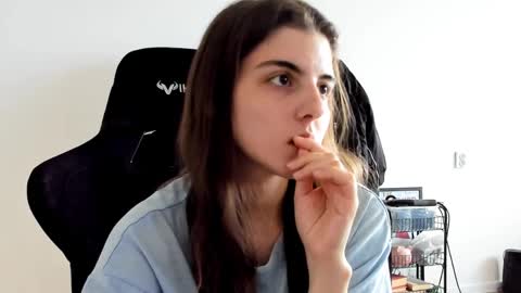 Snapshot of emmamon chatting on 04/05/26, 01:08 Emma online show from 04/05/26, 01:08