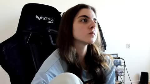 Snapshot of emmamon chatting on 04/20/26, 11:46 Emma online show from 04/20/26, 11:46