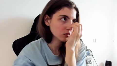 Snapshot of emmamon chatting on 04/25/26, 01:03 Emma online show from 04/25/26, 01:03