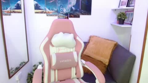 Emma  online show from 03/05/25, 01:21