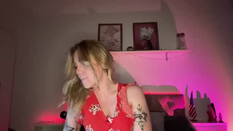 Snapshot of emmaonlyx1 chatting on 06/18/26, 02:34 emmaonlyx1 online show from 06/18/26, 02:34