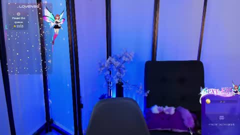 Snapshot of emmaray3 chatting on 06/18/26, 11:47 emmaray3 online show from 06/18/26, 11:47
