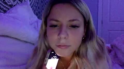 Snapshot of emmareaxo chatting on 05/13/26, 01:36 emmareaxo online show from 05/13/26, 01:36