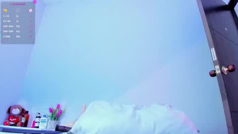 Snapshot of emmarogers_ chatting on 01/03/25, 03:44 Emma Rogers online show from 01/03/25, 03:44