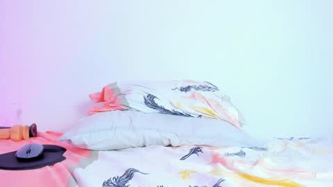 Snapshot of emmarogers_ chatting on 01/29/25, 06:39 Emma Rogers online show from 01/29/25, 06:39