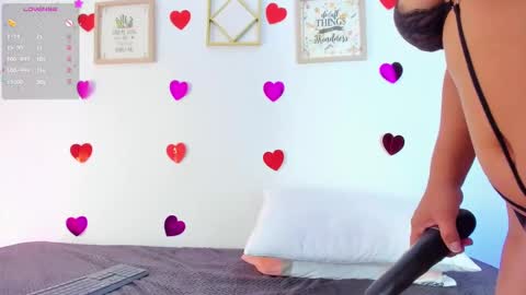 Snapshot of emmarogers_ chatting on 02/22/25, 12:40 Emma Rogers online show from 02/22/25, 12:40