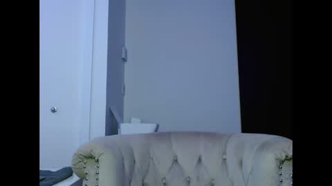 Snapshot of emmarosebvip chatting on 02/26/26, 11:37 Emma Rose B. online show from 02/26/26, 11:37